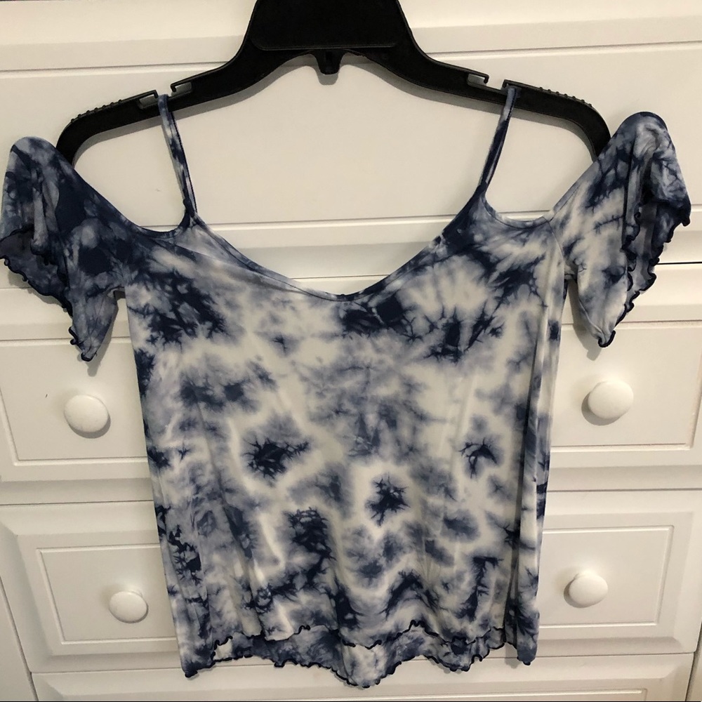 Cold shoulder short sleeve